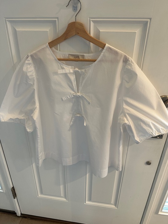 LOFT Tops - LOFT White Tie-Front Puff Sleeve Blouse